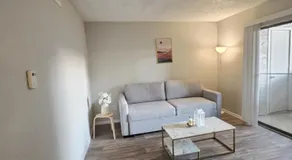 Modern 1BR Near AT&T Stadium Arlington, NFL Fans Favorite Stay - Image 2