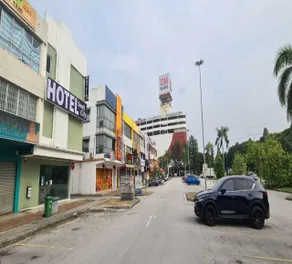 OYO 90862 Hotel Small City - Image 5