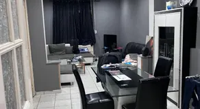 Grande maison avec plusieurs chambres à louer - Image 4