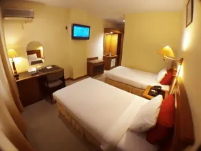 Amans Hotel - Image 2
