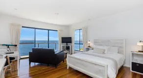 Clifftop Apartments Portland Vic - Image 2