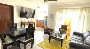 Apartamento con vista a la piscina - Image 2