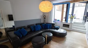 Townhouse Tongeren Center 275m2, 10p w Airco - Featured in Designbook - Image 4