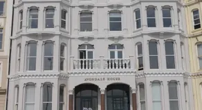 Belavista spacious Douglas apartment with stunning sea views - Image 4