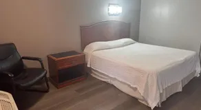 Farrington Inn - North Brunswick - Image 4