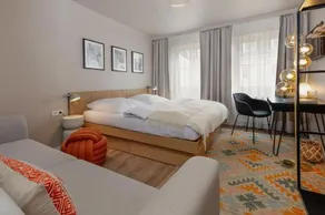 Hotel Lux - Image 2