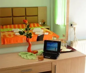 Hotel White Rose Beach - Image 1