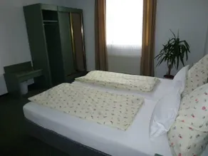 Landhotel Solmser Hof - Image 4
