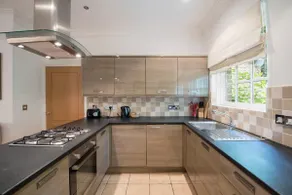 Apartment 3 The Grove - Image 3