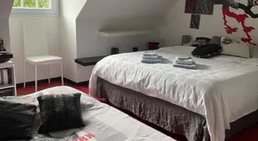 Chambres dans maison avec piscine - Image 5