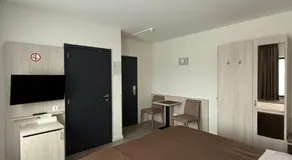 Hotel Cleo - Image 2