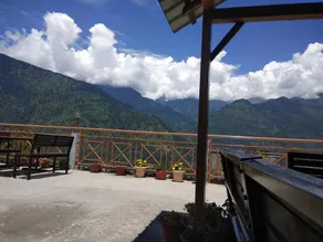 Soham's Chateau De Naggar - Manali - Image 5