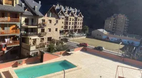 Apartamento dúplex acogedor con piscina en Rialp - Image 2
