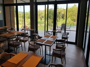 Riverawan Hotel - Image 5