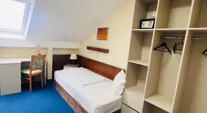 Hotel am Flughafen - Image 5
