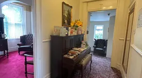 Manor Lodge Guesthouse - Image 3