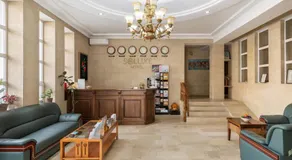 Soluxe Hotel - Image 2