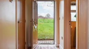 Petals Cottage - Image 5