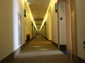 GreenTree Inn Zaozhuang High Speed Rail Station Express Hotel - Image 4
