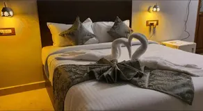Le Supreme Inn (the lap of luxury) - Image 5