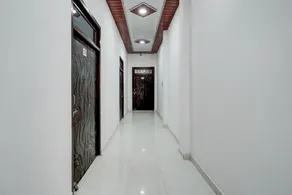 SPOT ON Sky Blue Hotel - Image 5