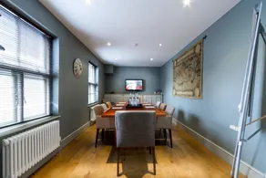 The White Star Tavern - Image 4