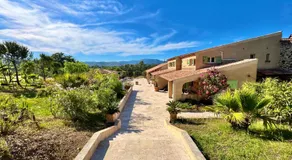 Villa La Source 83 - Room Close to St Tropez - Image 3