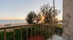 Nuovo Appartamento sulla spiaggia con larga terrazza di 70 mq e posto auto privato - Image 2