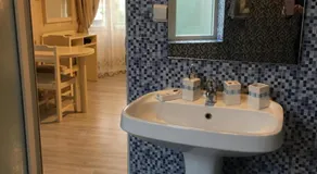 DyHouse - Image 5