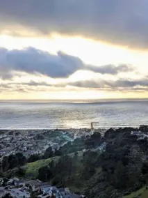Ocean glimpse from the patio - Image 4