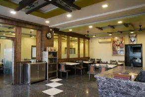 Gurukrupa Darshan Hotel & Lodge - Image 2