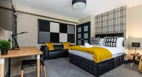 BOOTique House - Luxury Group Accommodation for 12 - Image 2