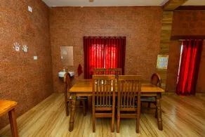 Rocky's Beach Stay - Image 2