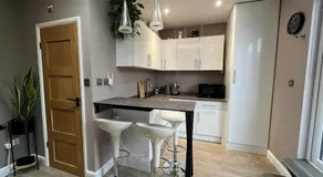 Modern Garden Studio for comfy stay - Image 3