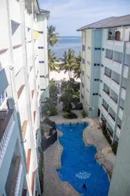 B44 Cozy, compact studio with direct beach access - Image 3