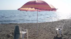 Large house at the beach. - Image 4