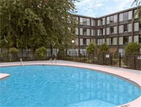 Ramada by Wyndham Watertown Thousand - Image 3