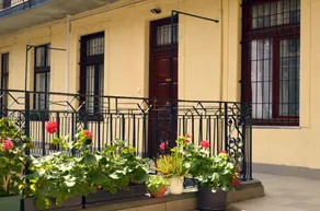 Central Market Apartments - Image 4