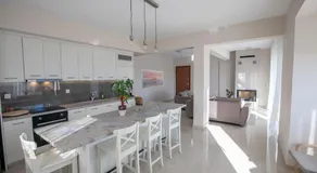 Over the horizon 3 bedroom apartment - Image 2