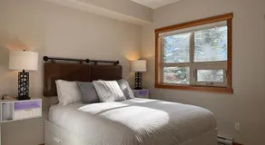 One Bedroom Mountain View Condo - Lodges at Canmore - Image 2