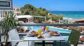 Amarylis Beachfront Studios - Image 3