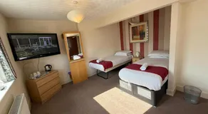 VERNON Hotel - Image 2