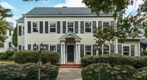 Luxurious 1BR in Grand Old Home - Image 3