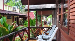 Island View Bungalows - Image 2