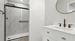 Luxury Penthouse with Panoramic Skyline Views - Image 2