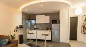 Appart'Hotel Premium Le Roitelet - Parking Privé & Entrée Autonome - Image 2