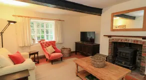 Plush Cottage - Image 2