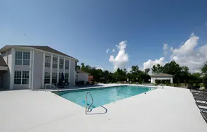 2br/2ba Full Condo w/ Pool & Gym, Sleeps 6 - Image 3