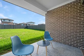 Warm cozy 5Br house near train station & Coles - Image 5
