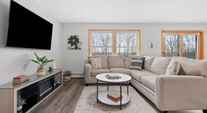 40 Spacious Sleek Cozy - Image 2